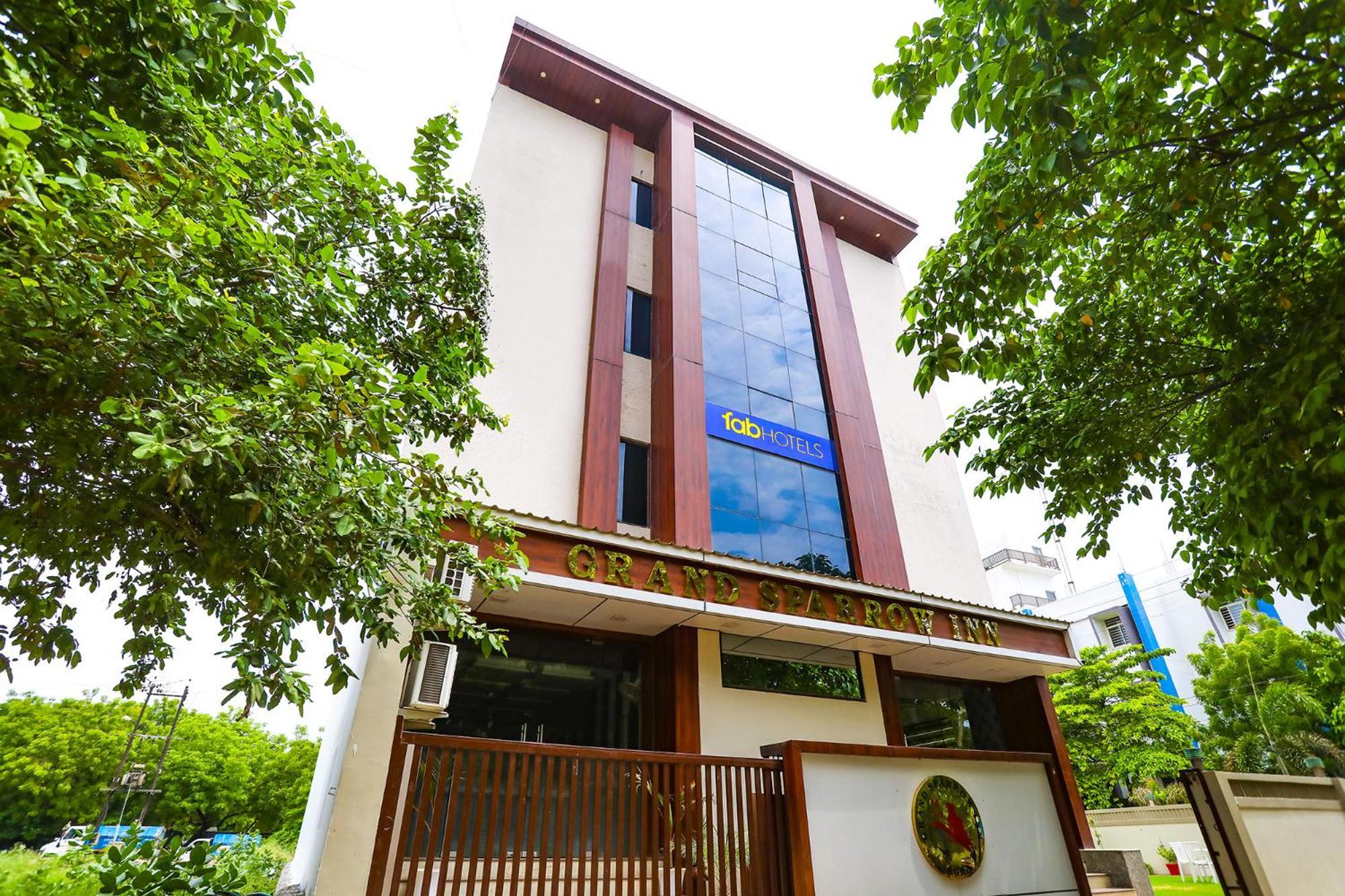 Fabhotel Grand Sparrow Tajganj Luaran gambar