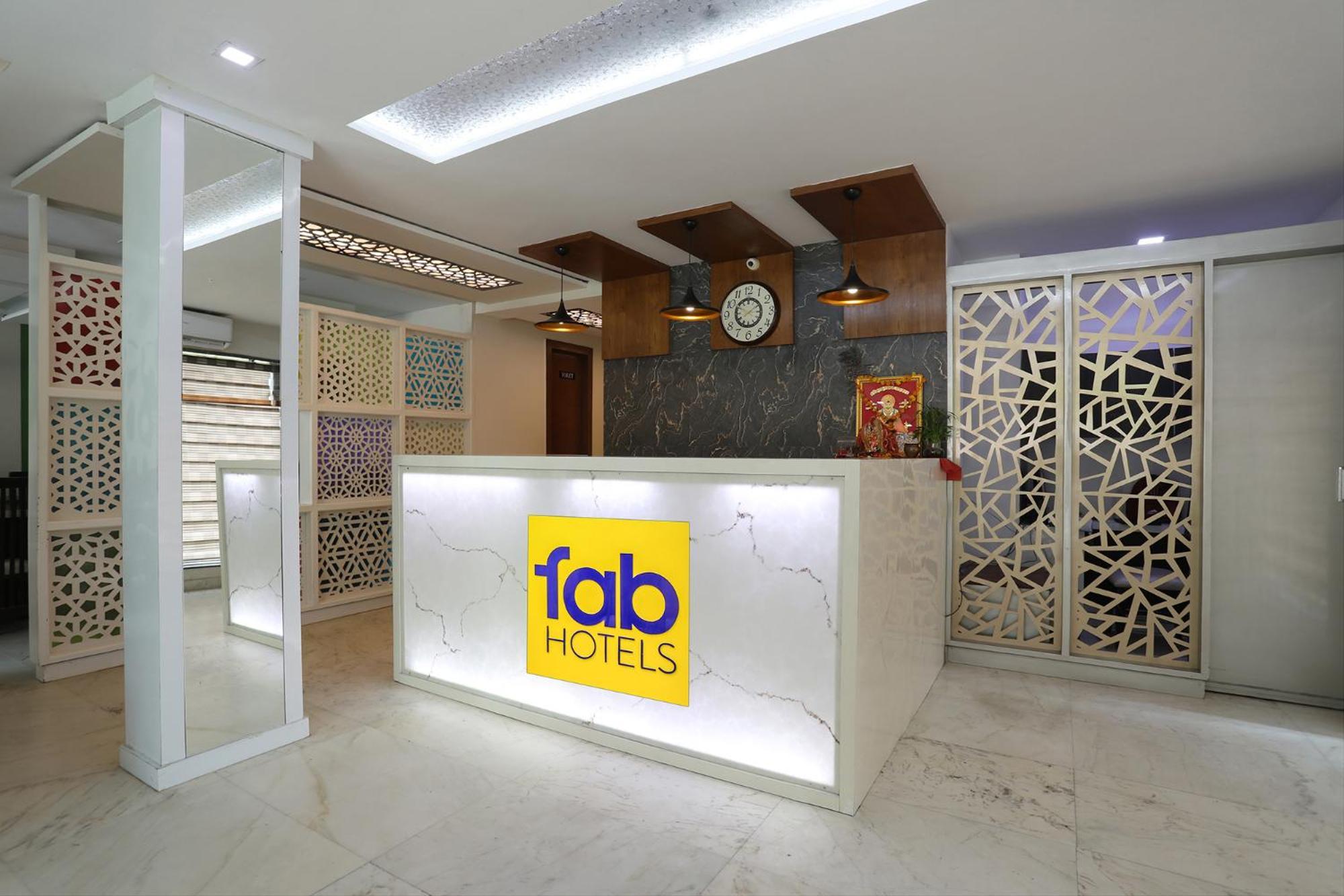 Fabhotel Grand Sparrow Tajganj Luaran gambar